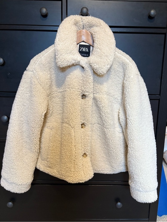 Zara Jackets & Blazers - ZARA Women’s XS Cream Sherpa Button-Up Jacket - measurements in pics